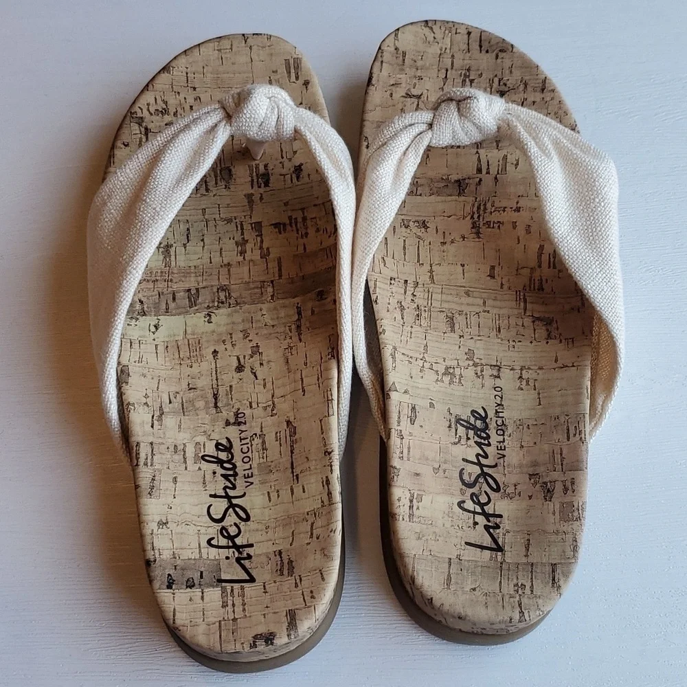 Life Stride Velocity 2.0 Cream Happy Sandals 10 Wide NWT